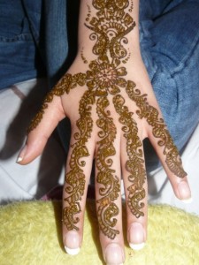 Pakistani Mehndi Design for Teenager Girls