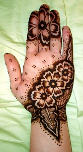 New-Arabic-Mehndi-Designs-2011-For-Hands