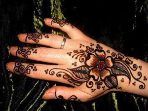 Simple Mehndi Designs 2012