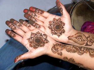 latest Pakistani Mehndi designs