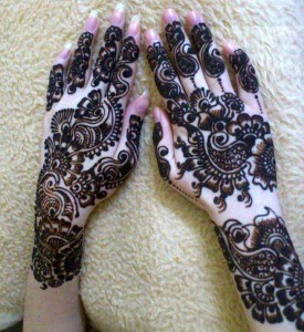 Beautiful heena designs for brides