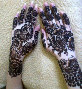 Beautiful heena designs for brides
