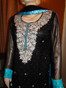 Embroidered pakistani shalwar kameez