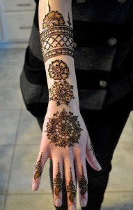 Simple bridal mehndi designs