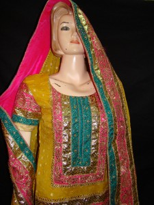 Traditional pakistani mehndi dress