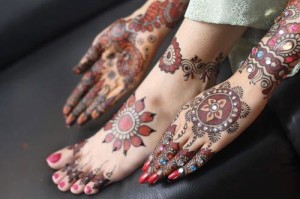 Bridal mehndi fashion