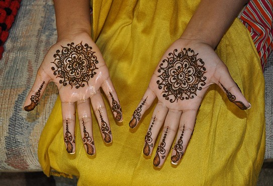 Cute kids mehndi designs for eid