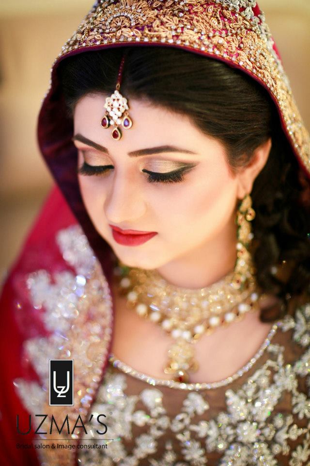 Pakitstani bridal makeup in red color