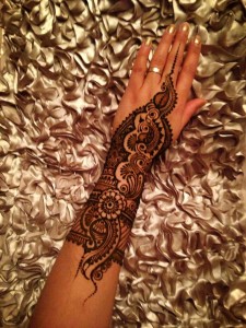 Wrist henna mehndi designs
