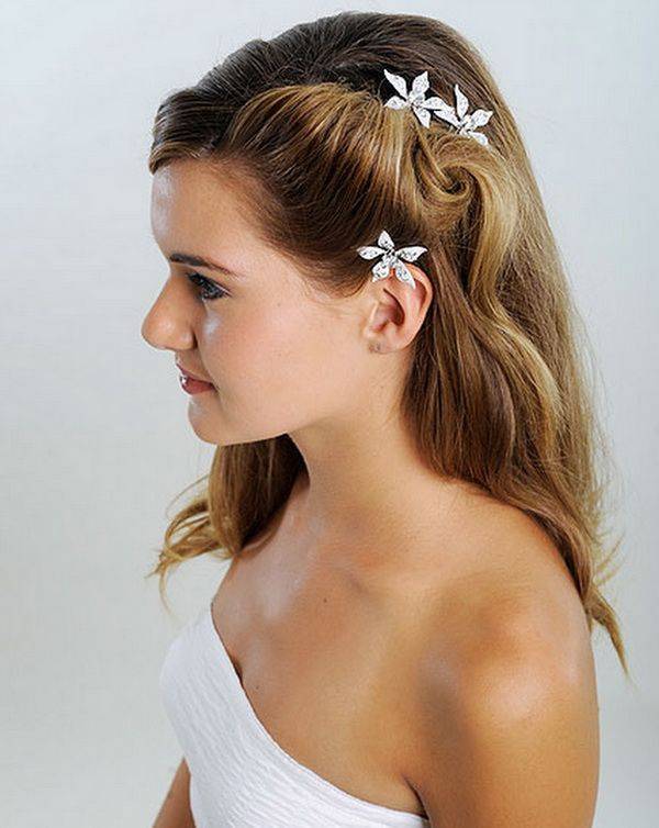 Simple medium length flowery twisted hairstyle