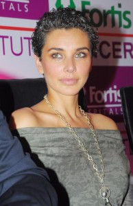 Lisa Ray short hairstyles for women