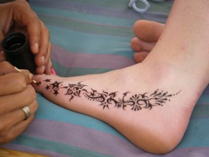 Mehndi designs for kids 2015