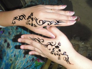 Simple Arabic Mehndi Designs for Hands