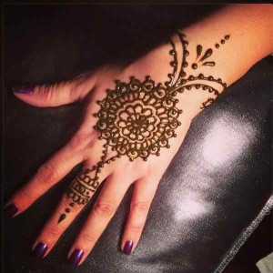 Tikiya mehndi design for girls